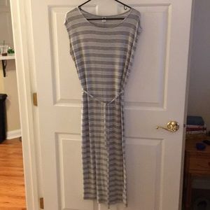 Short sleeve mid length stripe dress